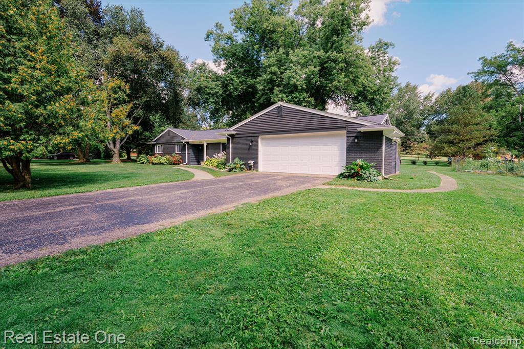2270 Kingsford Road Rochester Hills, MI 48309 - Photo 4 of 43