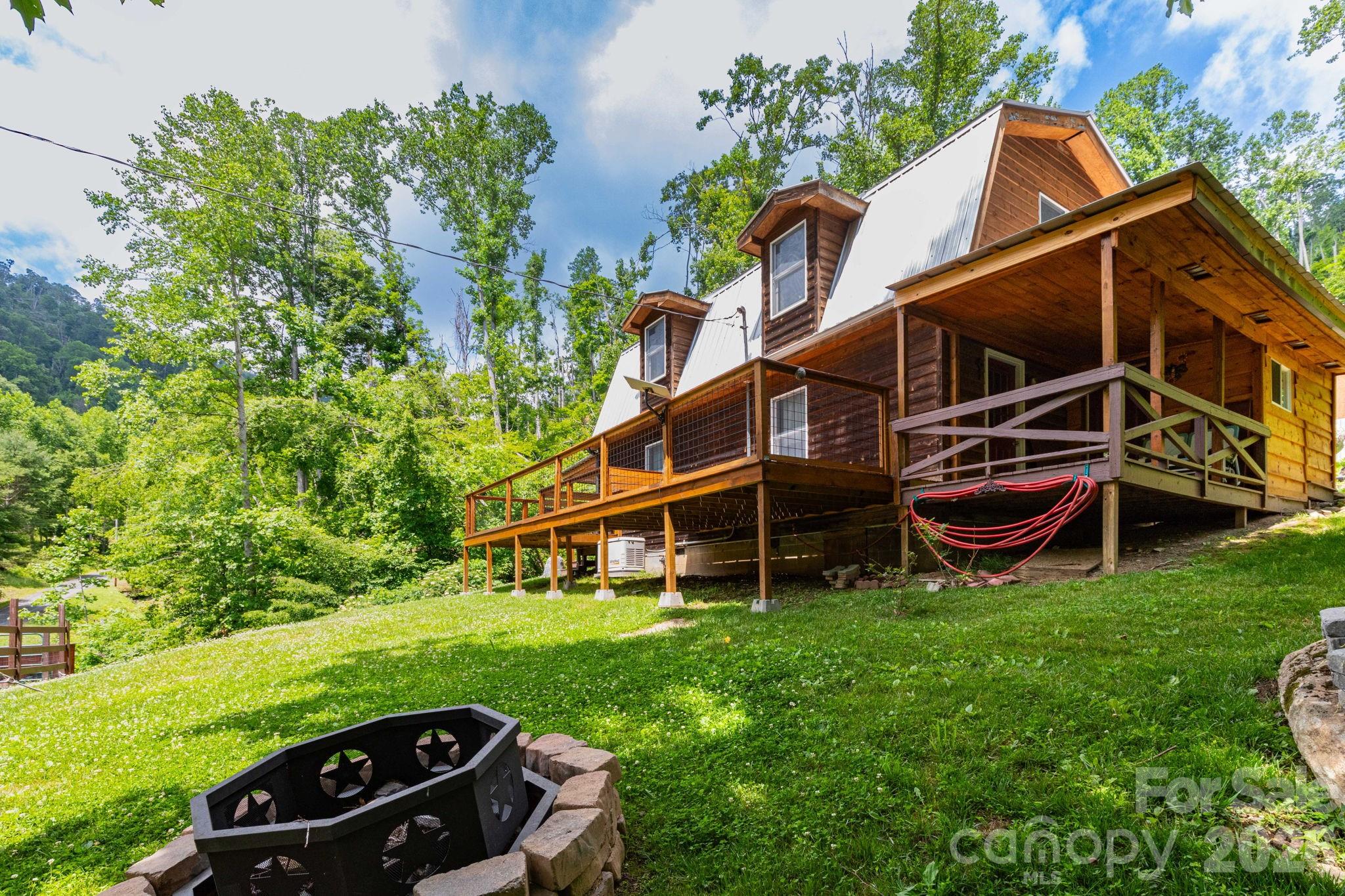 1014 Melton Branch Road Bakersville, NC 28705 - Photo 4 of 45