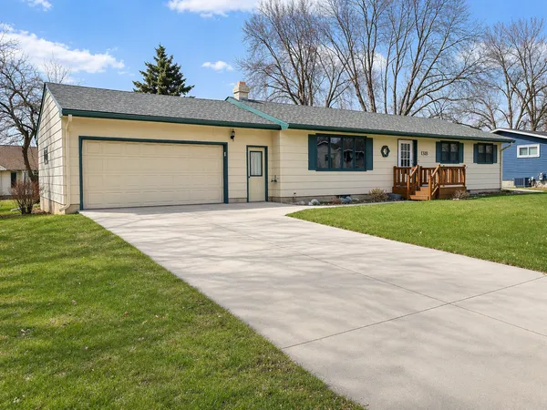 $289,900 | 1318 Chestnut Avenue West, Olivia, MN 56277
