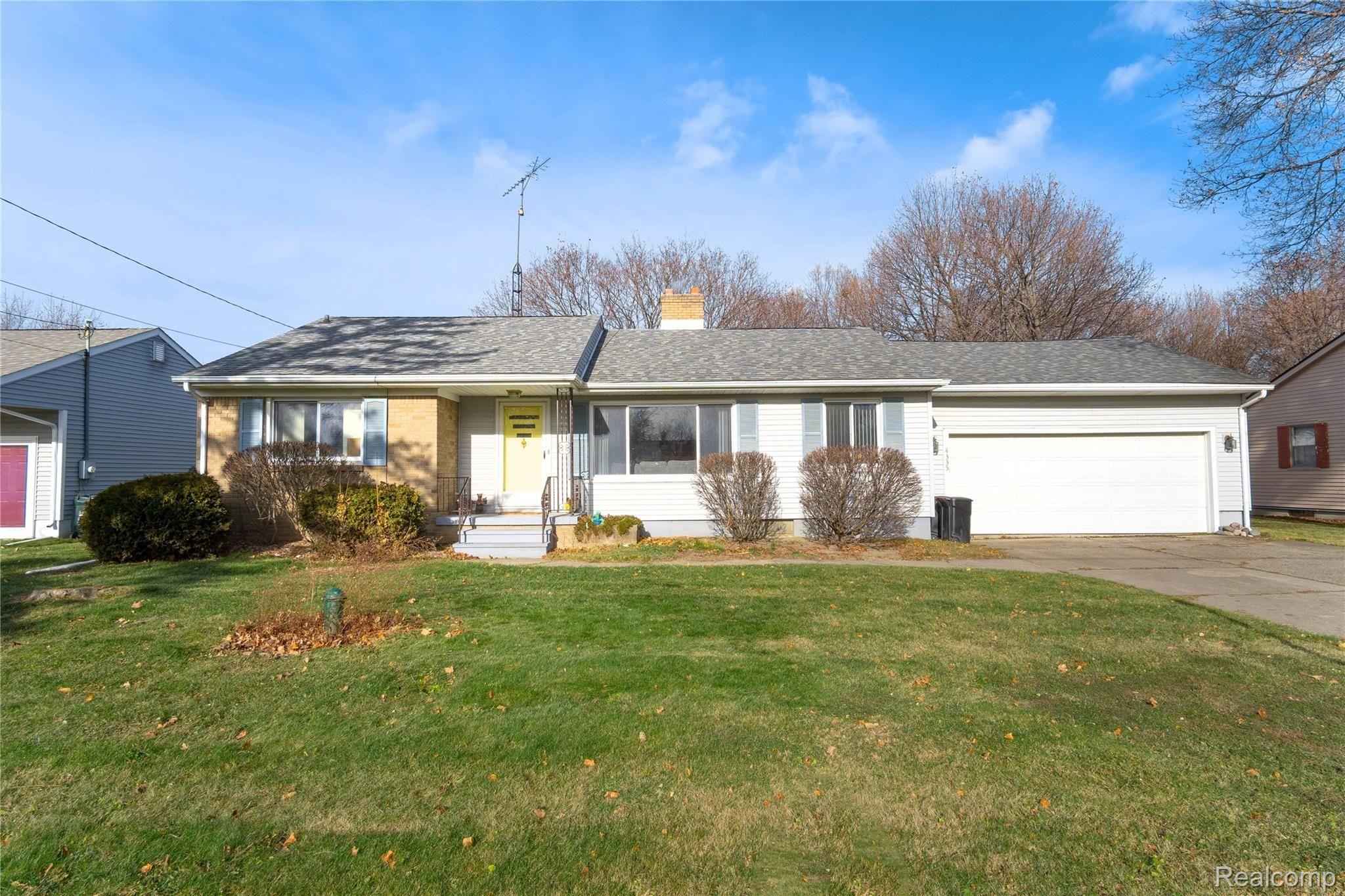 4335 Risedorph Street Burton, MI 48509 - Photo 1 of 18 Exteriors (2 of 10).jpg