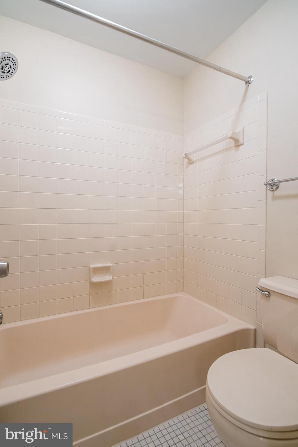2109 North Rolfe Street, Unit D Arlington, VA 22209 - Photo 18 of 30