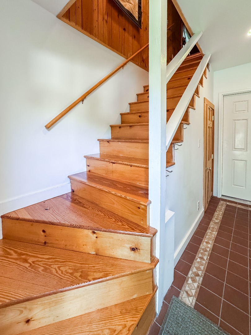69 School Street Edgartown, MA 02539 - Photo 18 of 23 a view of entryway
