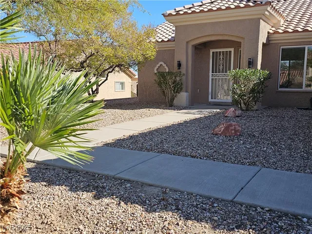 $2,100 | 2730 Darby Falls Drive, Las Vegas, NV 89134