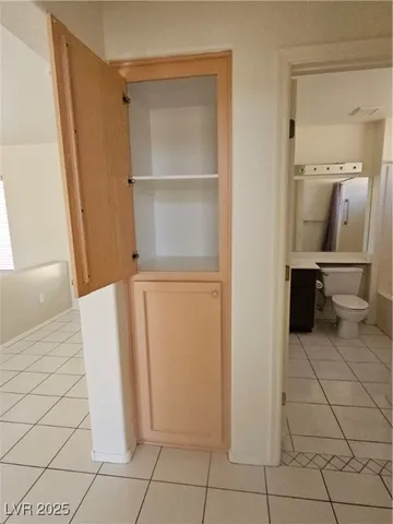 $2,100 | 2730 Darby Falls Drive, Las Vegas, NV 89134