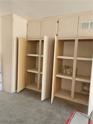 $2,100 | 2730 Darby Falls Drive, Las Vegas, NV 89134