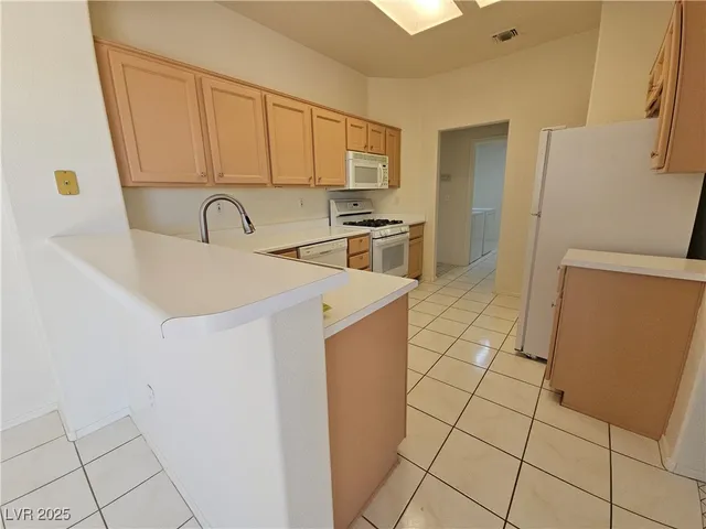 $2,100 | 2730 Darby Falls Drive, Las Vegas, NV 89134