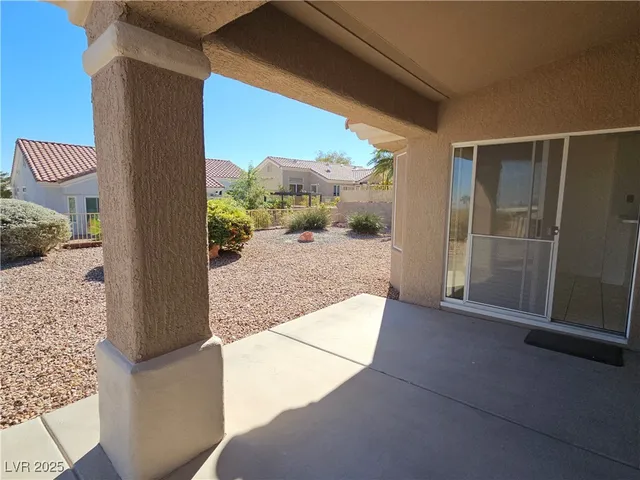$2,100 | 2730 Darby Falls Drive, Las Vegas, NV 89134
