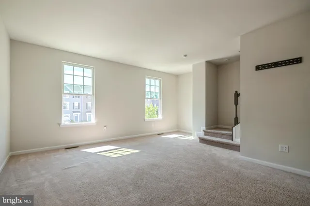 a view of empty room with window