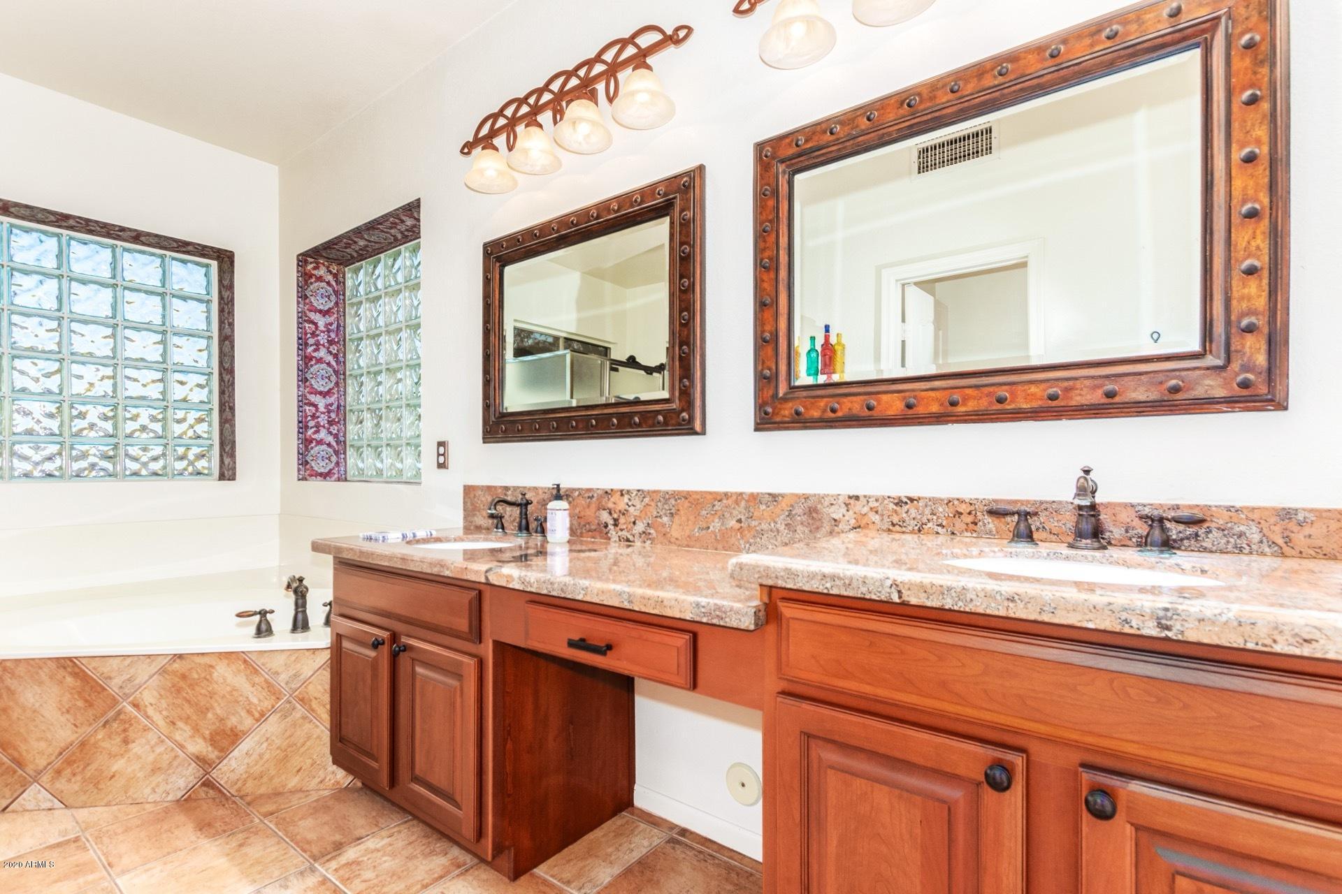 1015 East Liberty Lane Gilbert, AZ 85296 - Photo 24 of 43 0028-Liberty 28