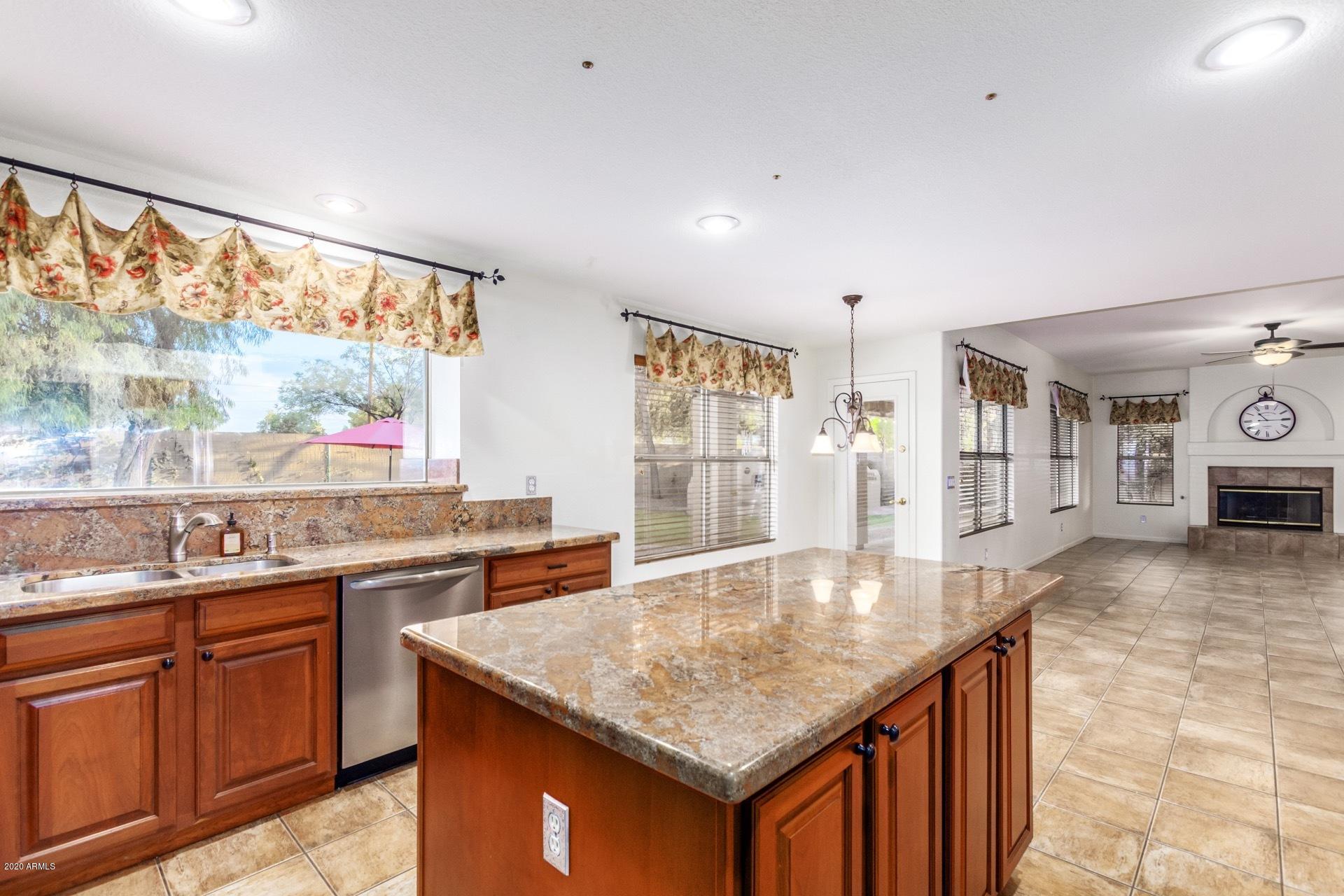 1015 East Liberty Lane Gilbert, AZ 85296 - Photo 10 of 43 0015-Liberty 15