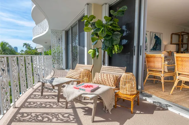 $2,850,000 | 227 Australian Avenue, Unit 3E, Palm Beach, FL 33480