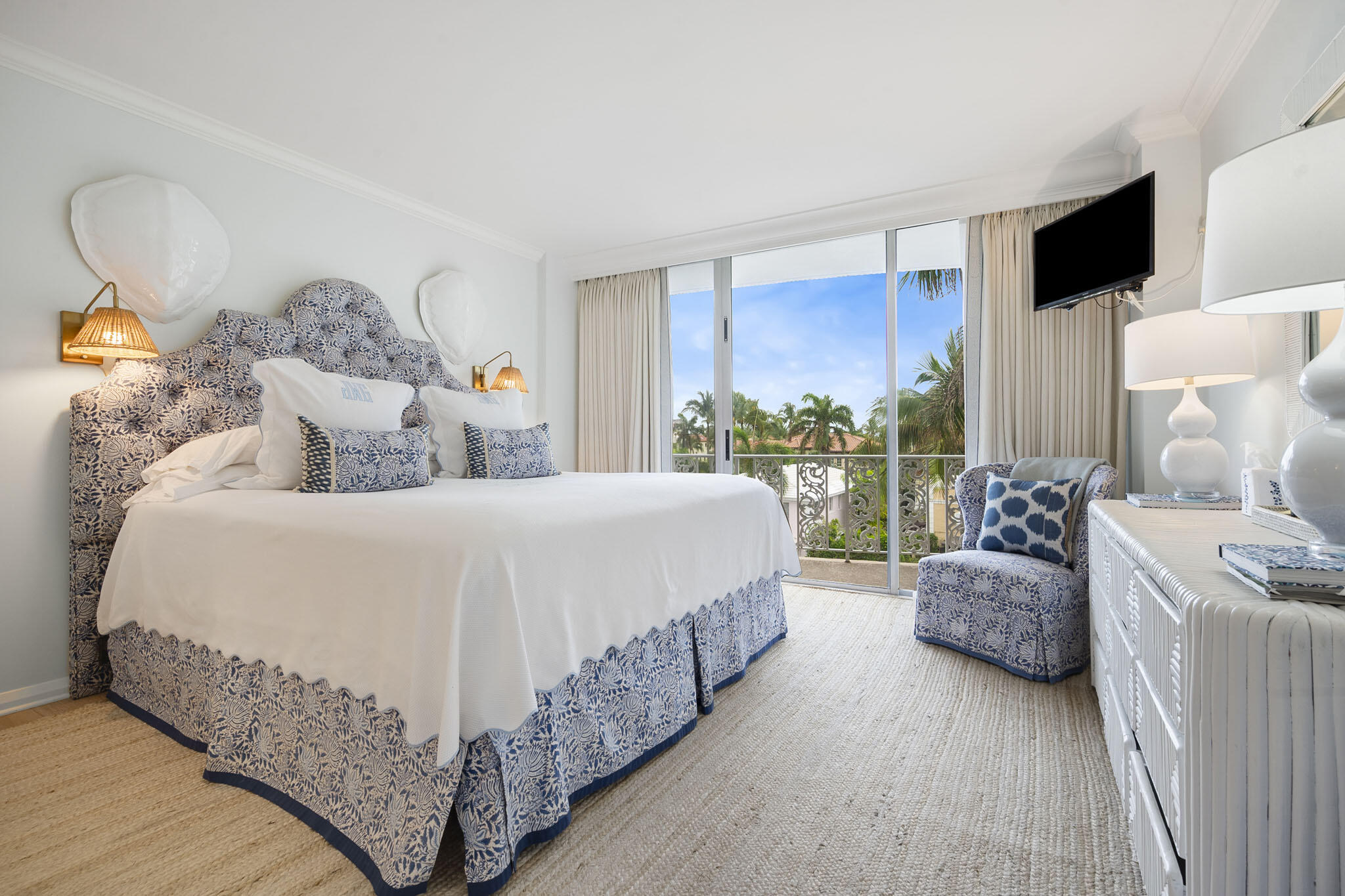 227 Australian Avenue, Unit 3E Palm Beach, FL 33480 - Photo 6 of 16 11