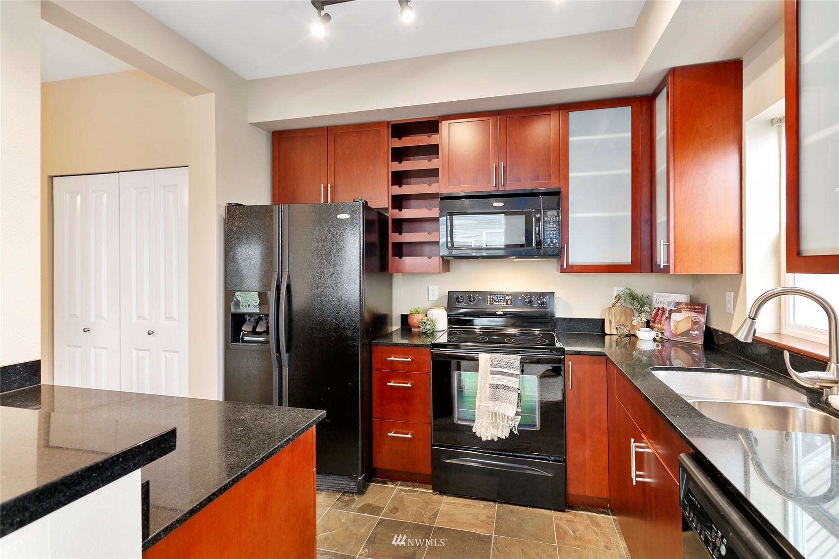 259 West Bakerview Road, Unit C207 Bellingham, WA 98226 - Photo 14 of 23 Gallery Image 14