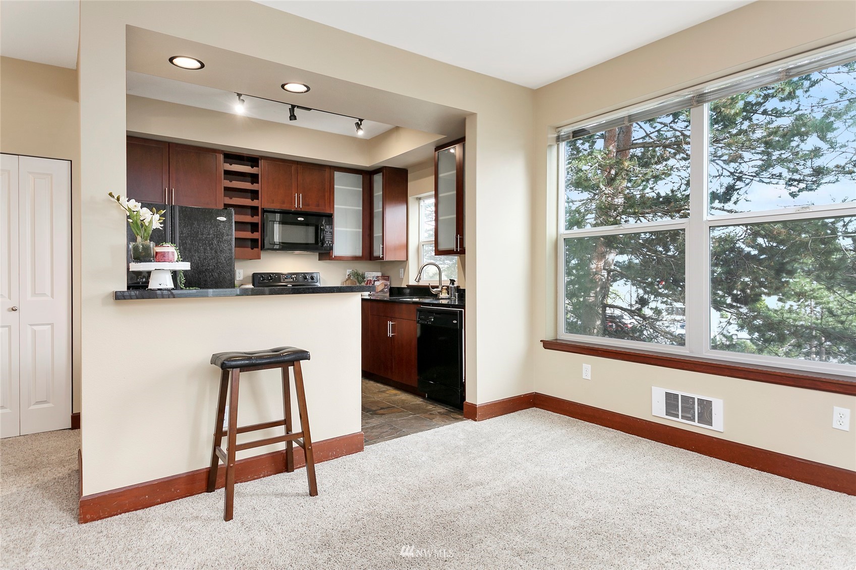 259 West Bakerview Road, Unit C207 Bellingham, WA 98226 - Photo 8 of 23 Gallery Image 8