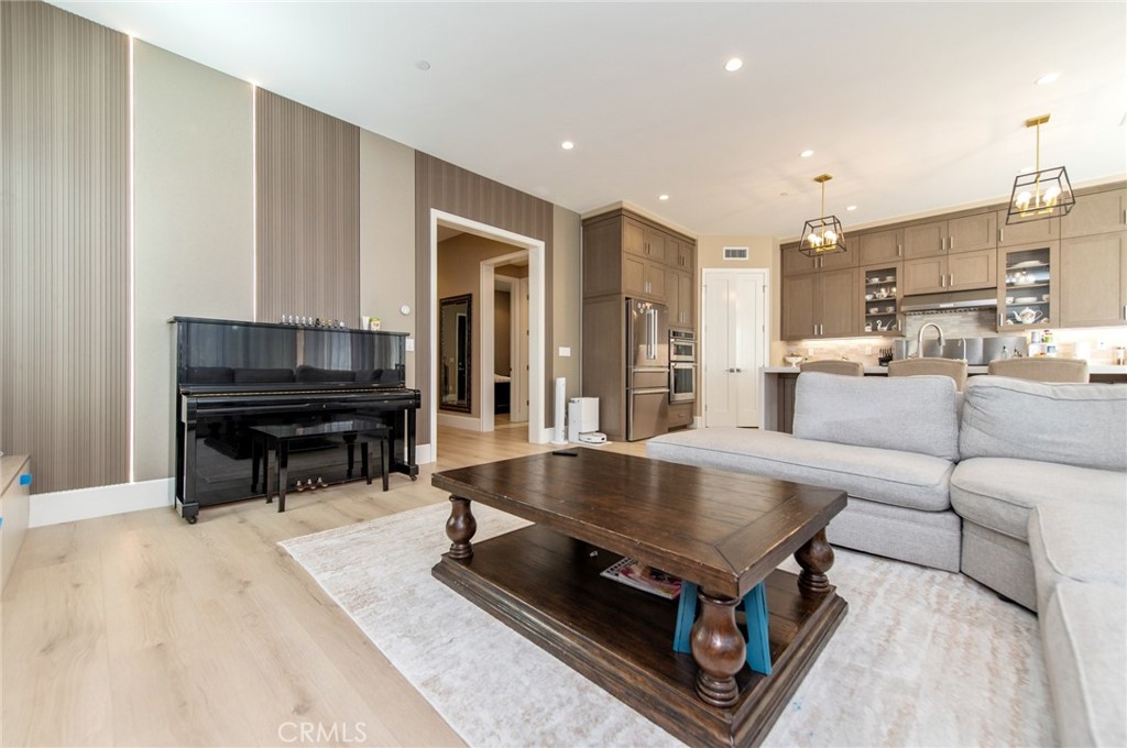 200 Piazza Irvine, CA 92602 - Photo 11 of 37