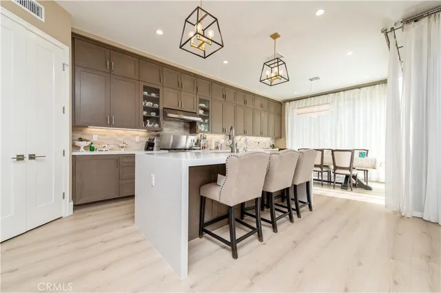 $1,800 | 200 Piazza, Irvine, CA 92602