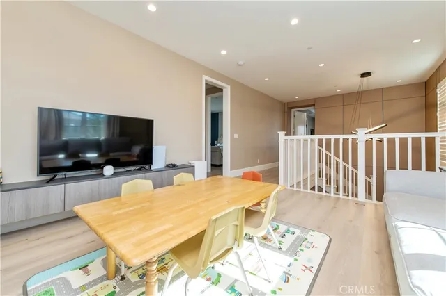 $1,800 | 200 Piazza, Irvine, CA 92602