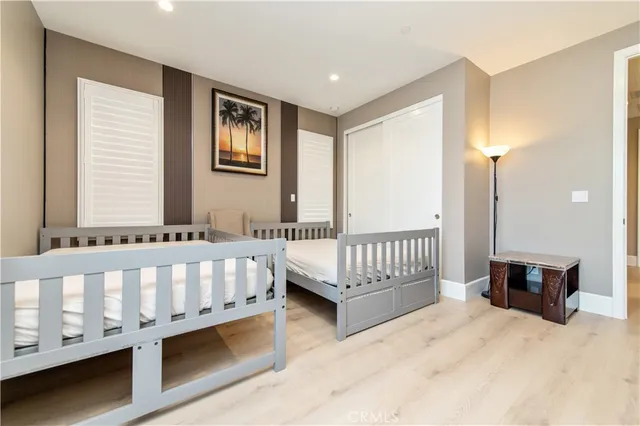 $1,800 | 200 Piazza, Irvine, CA 92602