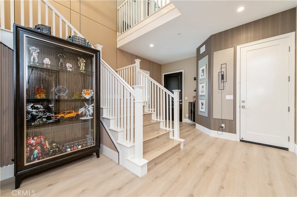 200 Piazza Irvine, CA 92602 - Photo 4 of 37