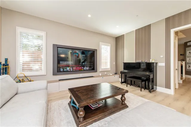 $1,800 | 200 Piazza, Irvine, CA 92602