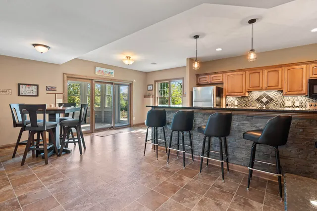 $1,399,000 | 6507 Willow Court, Waterford, WI 53185