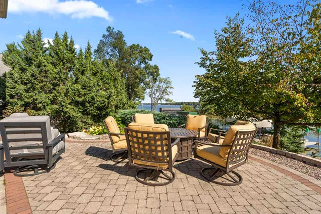 $1,399,000 | 6507 Willow Court, Waterford, WI 53185