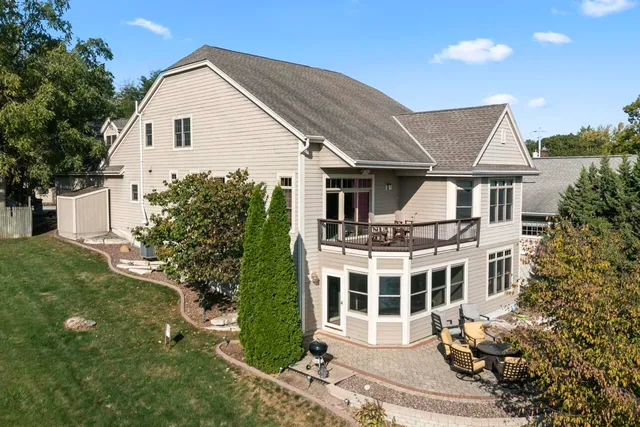 $1,399,000 | 6507 Willow Court, Waterford, WI 53185