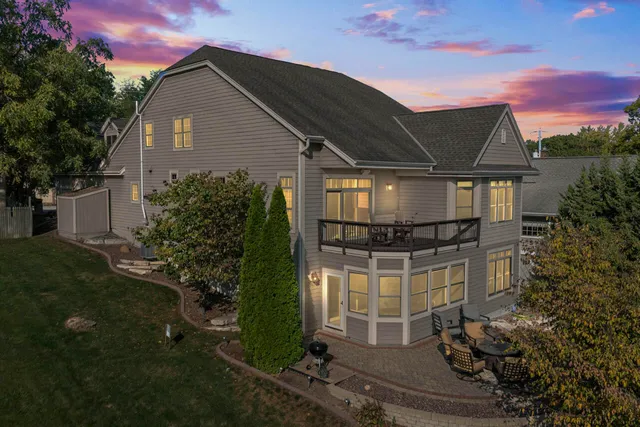 $1,399,000 | 6507 Willow Court, Waterford, WI 53185