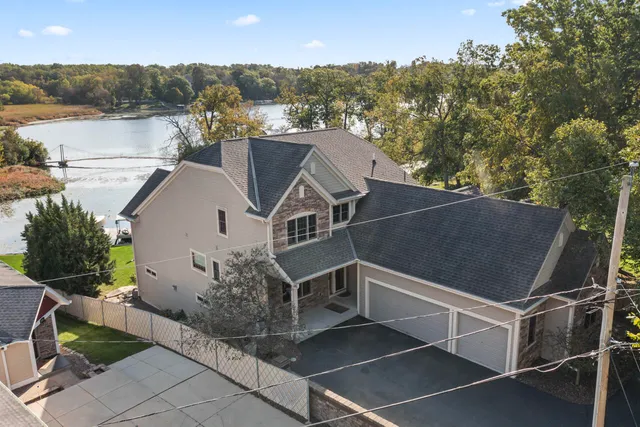 $1,399,000 | 6507 Willow Court, Waterford, WI 53185