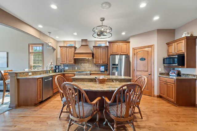 $1,399,000 | 6507 Willow Court, Waterford, WI 53185