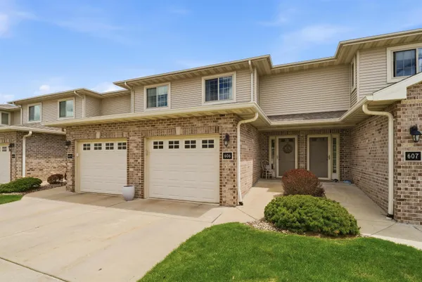 $259,900 | 1300 Alpine Drive, Unit 606, Green Bay, WI 54311