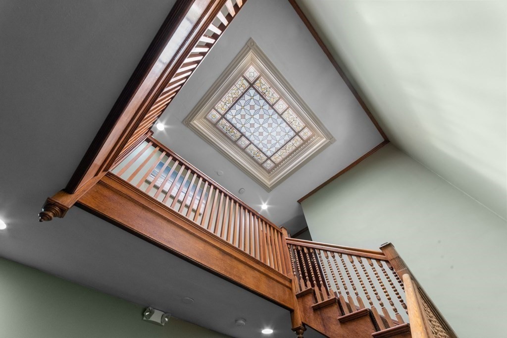 912 Beacon Street Boston, MA 02215 - Photo 11 of 26