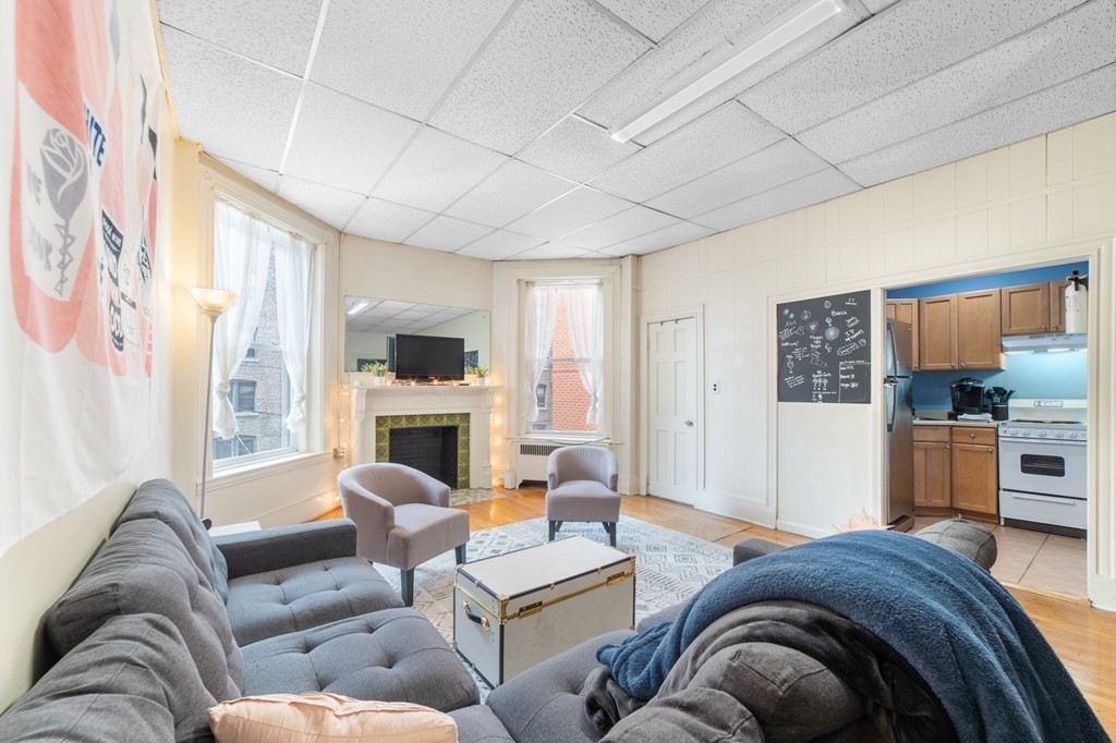 912 Beacon Street Boston, MA 02215 - Photo 13 of 26