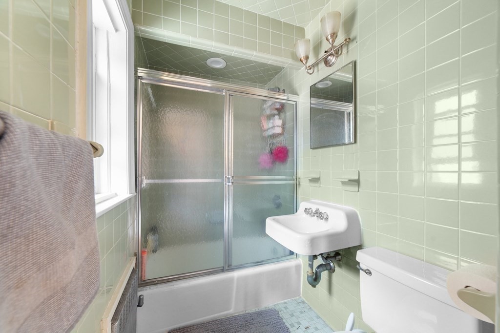 912 Beacon Street Boston, MA 02215 - Photo 14 of 26