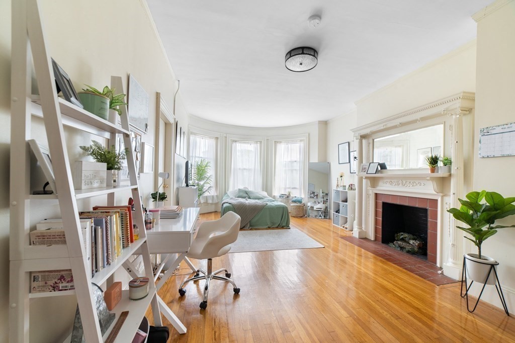 912 Beacon Street Boston, MA 02215 - Photo 16 of 26