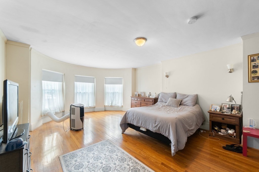 912 Beacon Street Boston, MA 02215 - Photo 21 of 26