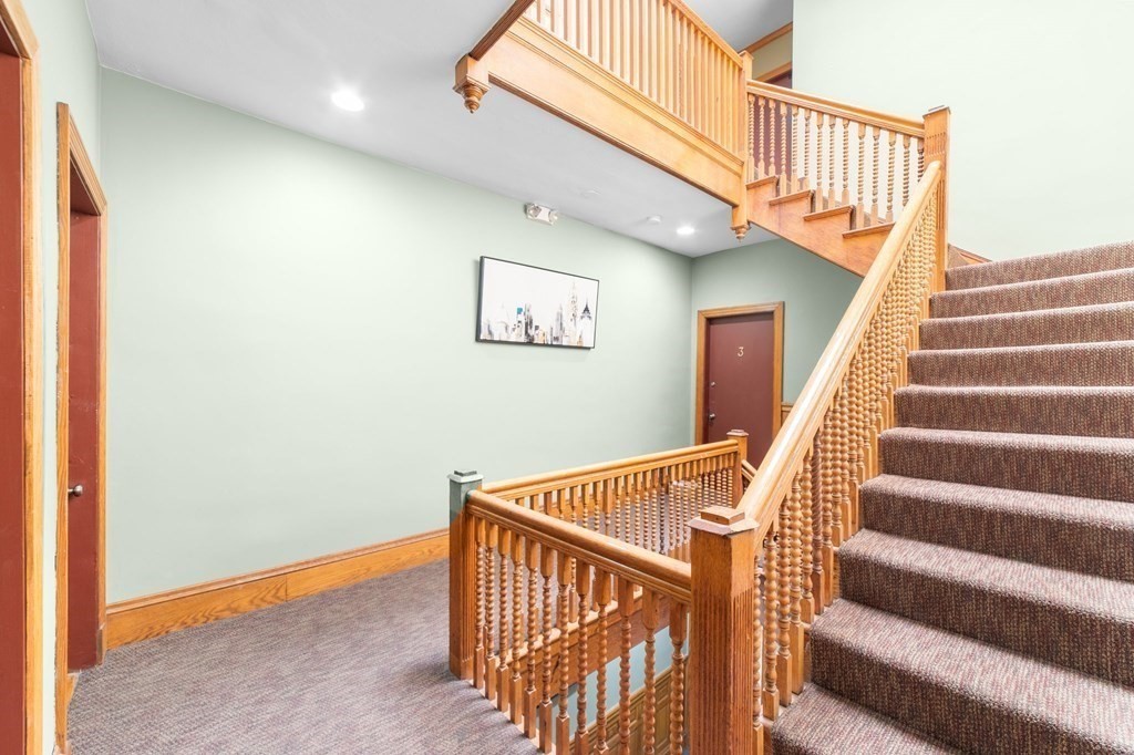 912 Beacon Street Boston, MA 02215 - Photo 10 of 26