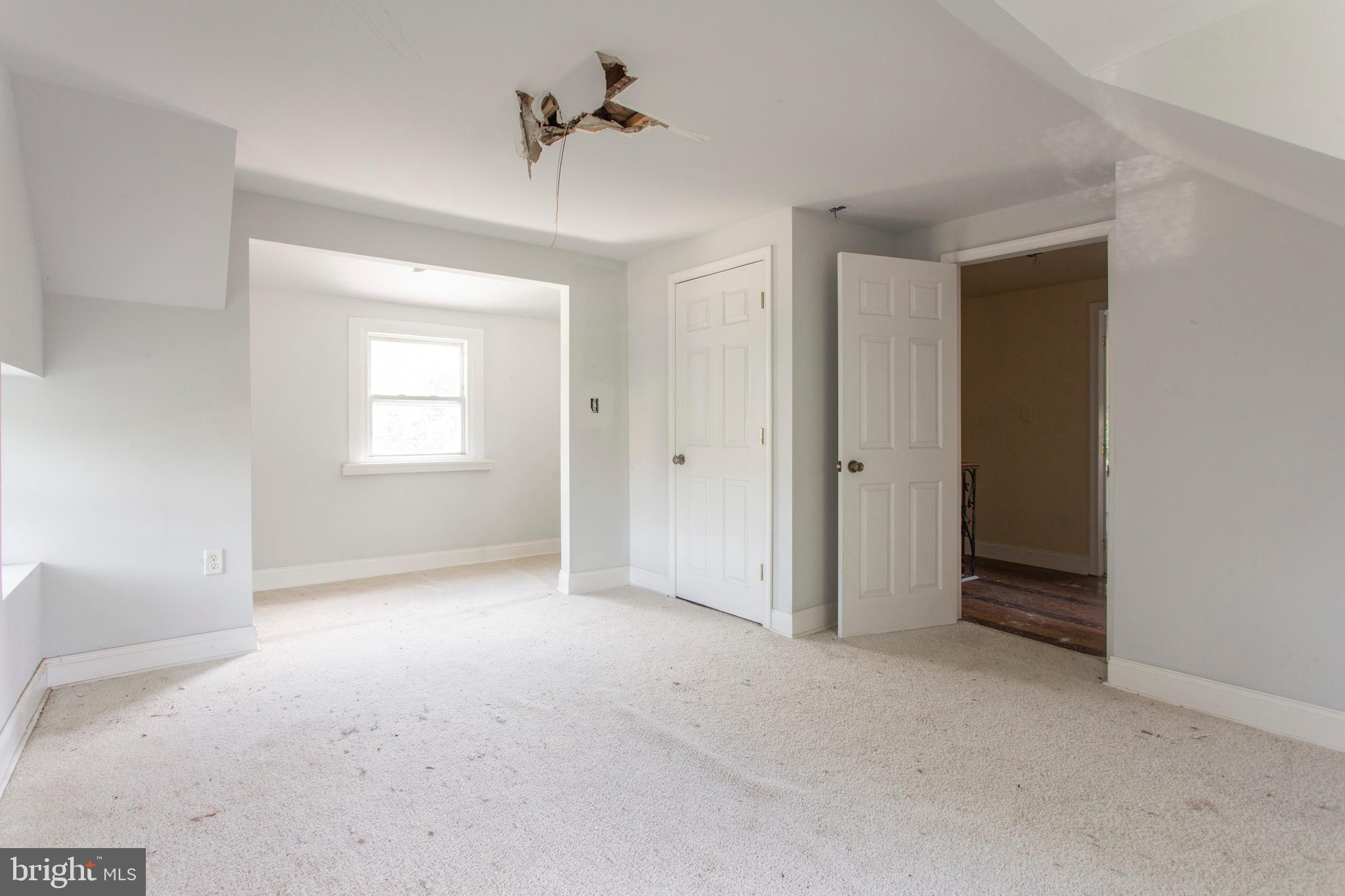 5200 Overbrook Avenue Philadelphia, PA 19131 - Photo 34 of 37 a view of an empty room with a window