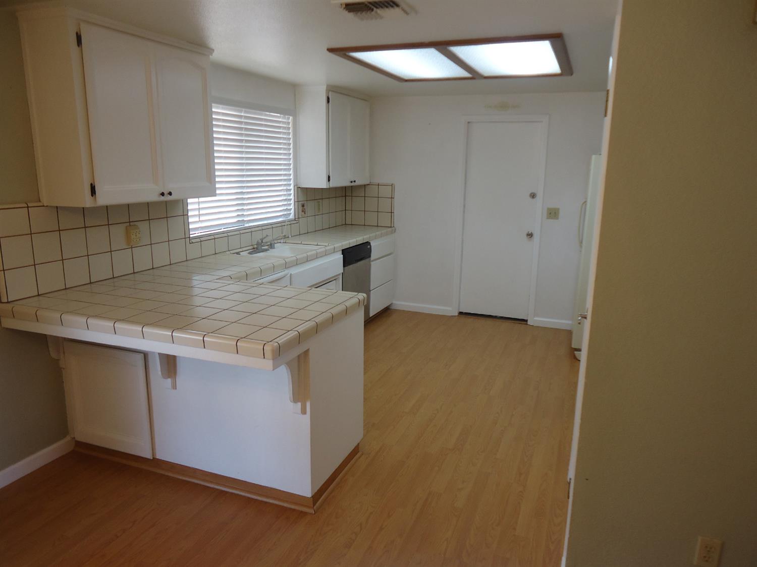 16388 Monreal Road Madera, CA 93636 - Photo 7 of 10 Gallery Image 7