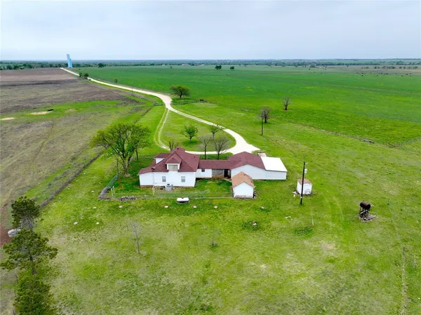 $1,145,400 | 875 County Road 218, Gatesville, TX 76528