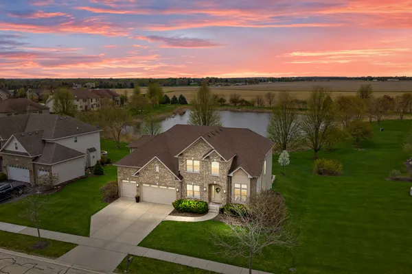 $750,000 | 13112 Wildwood Place, Plainfield, IL 60585