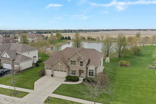 $750,000 | 13112 Wildwood Place, Plainfield, IL 60585