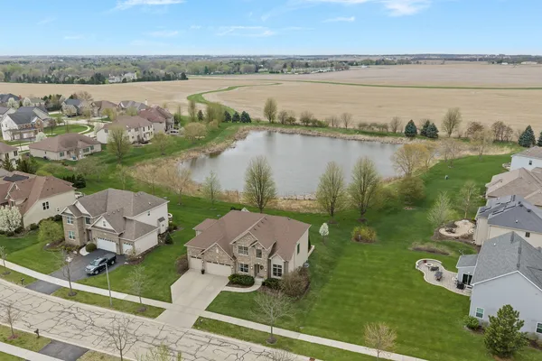 $750,000 | 13112 Wildwood Place, Plainfield, IL 60585