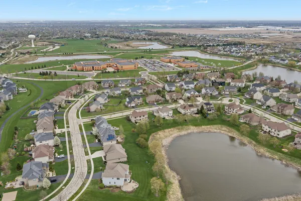 $750,000 | 13112 Wildwood Place, Plainfield, IL 60585