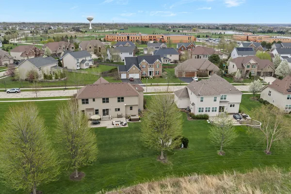 $750,000 | 13112 Wildwood Place, Plainfield, IL 60585