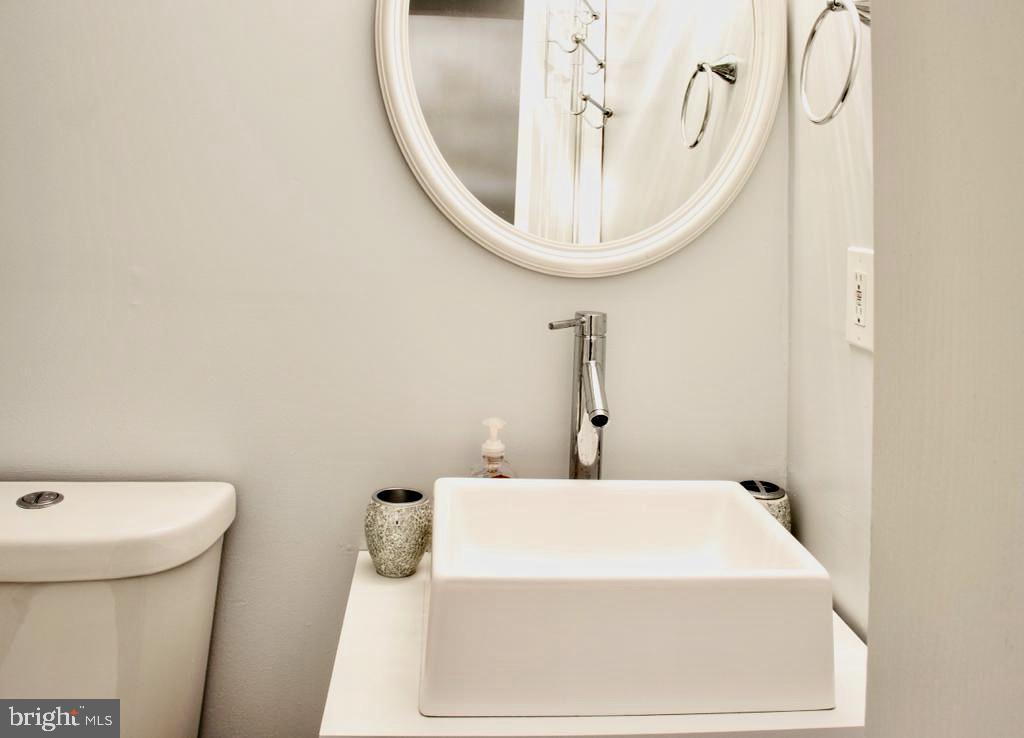 8511 Rheims Court Upper Marlboro, MD 20772 - Photo 15 of 24 Bathroom # 3