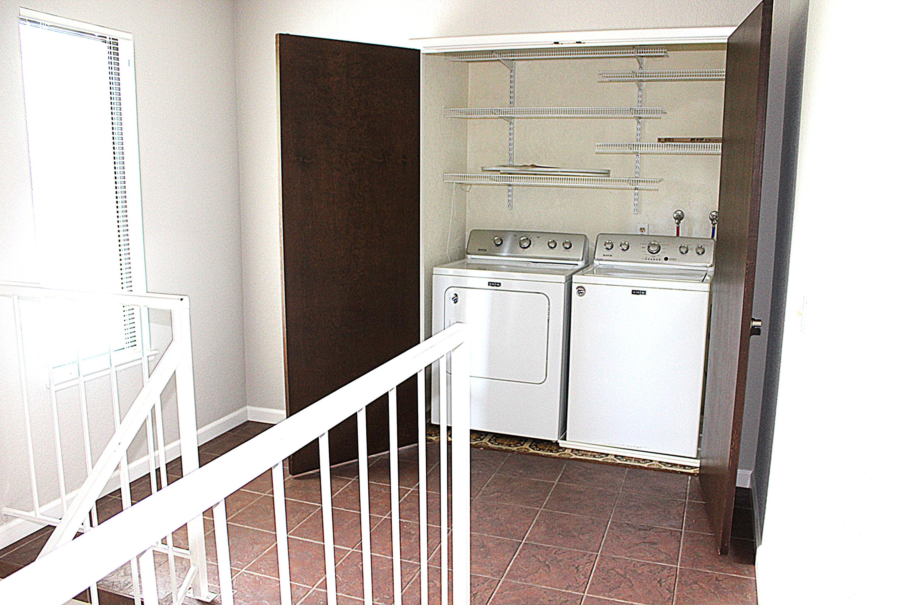 1975 Bechelli Lane Redding, CA 96002 - Photo 19 of 25 Laundry area