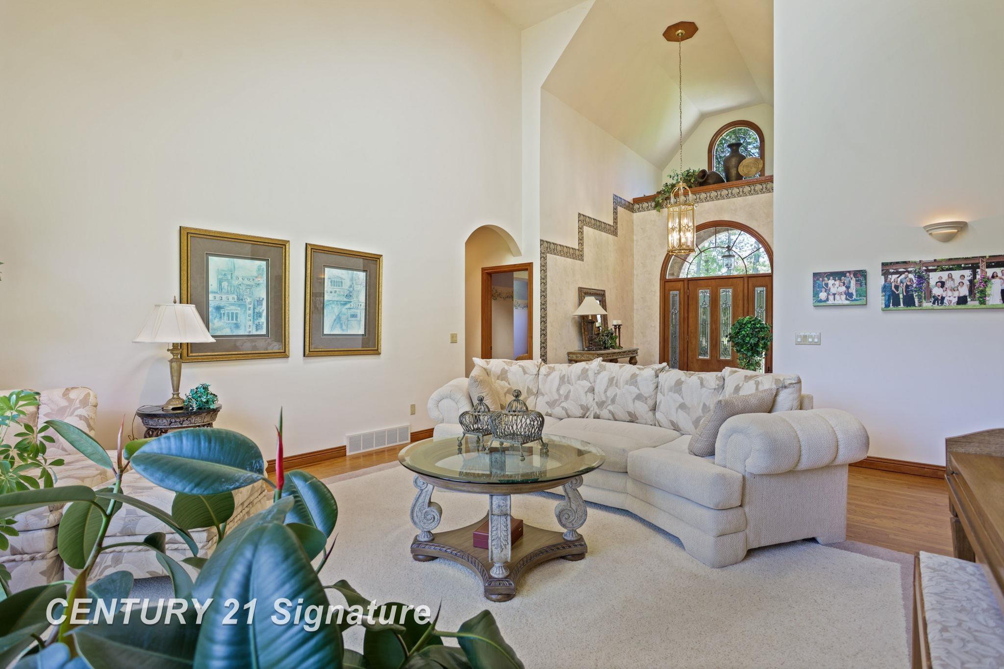 5600 North River Road Freeland, MI 48623 - Photo 8 of 95 50144172-ddddfaae-5c8e-429d-a475-b7471fa70ddc.JPG