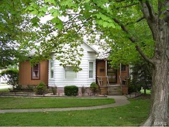 725 Rountree Street Hillsboro, IL 62049 - Photo 1 of 1 Gallery Image 1