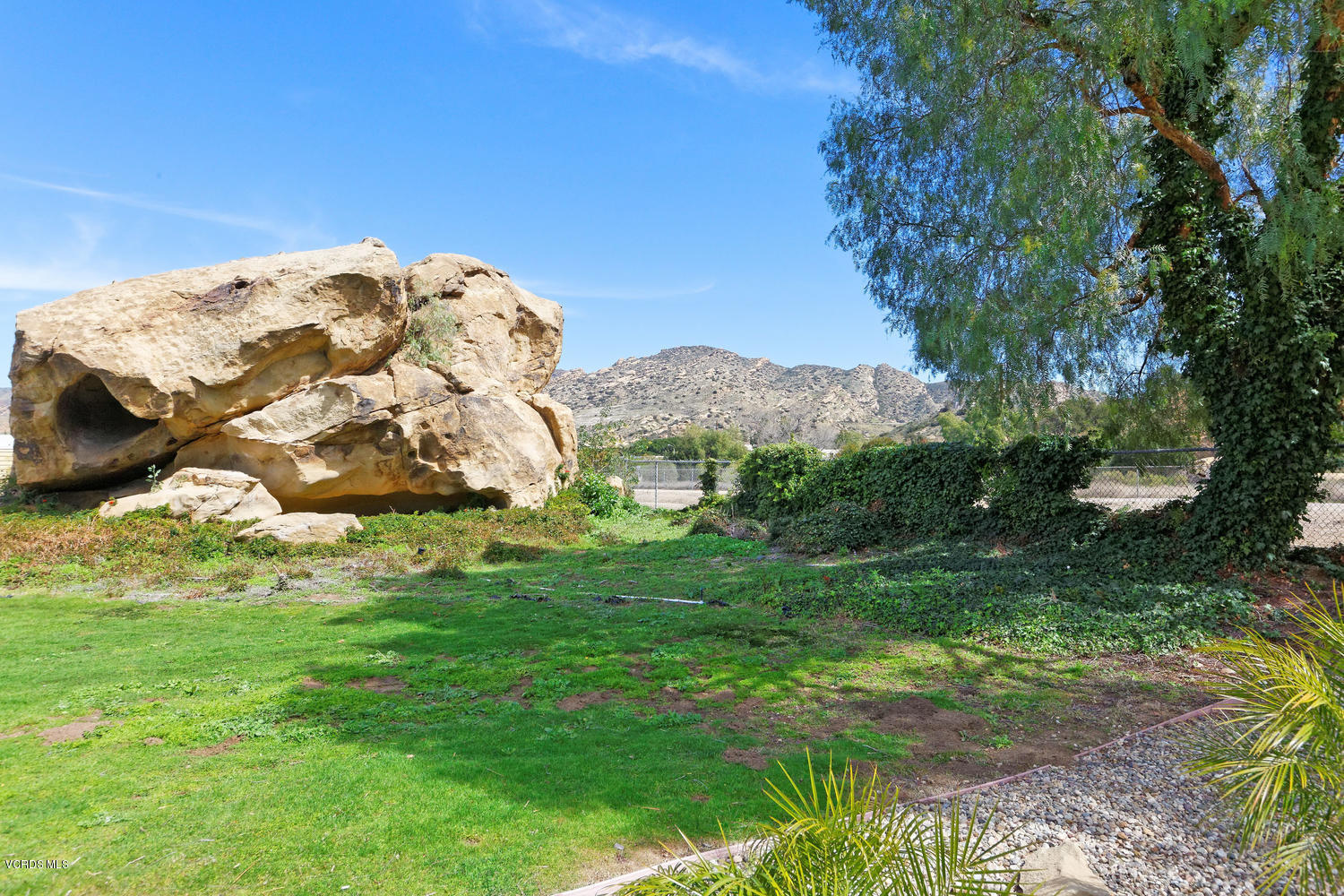 6480 Katherine Road, Unit 5 Simi Valley, CA 93063 - Photo 31 of 32 a view of a backyard